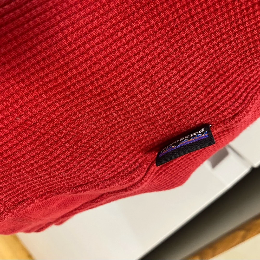 Patagonia woman’s  Red Long Sleeve Tee - Picture 6 of 10
